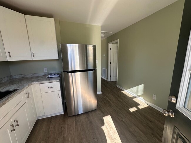 Building Photo - 1468 Bristol Caverns Hwy