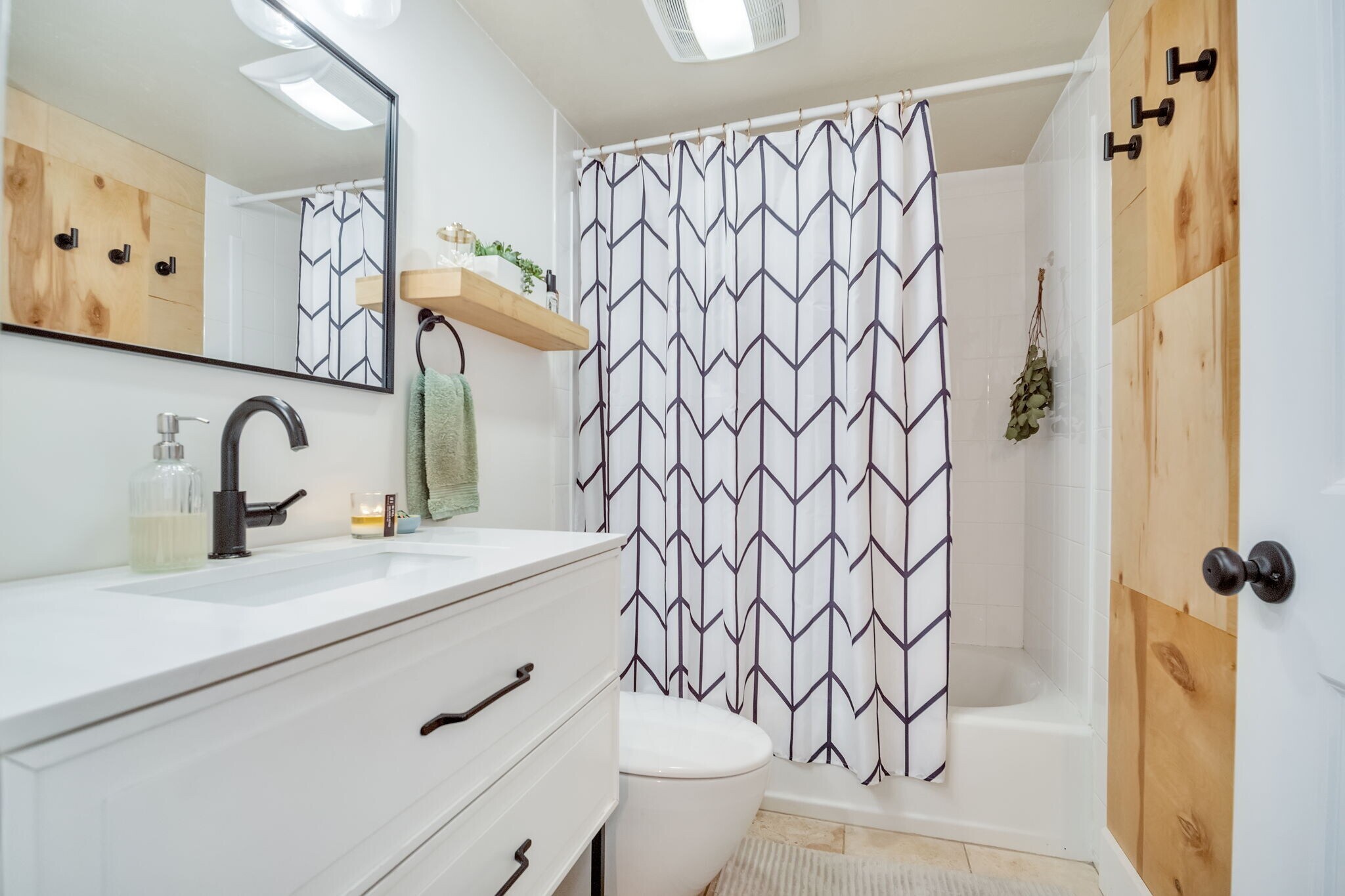 Bathroom - 2736 B St