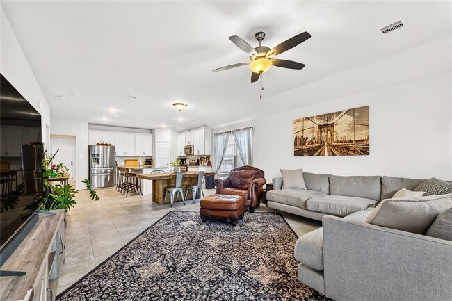 Building Photo - 32239 Cedar Crst Dr