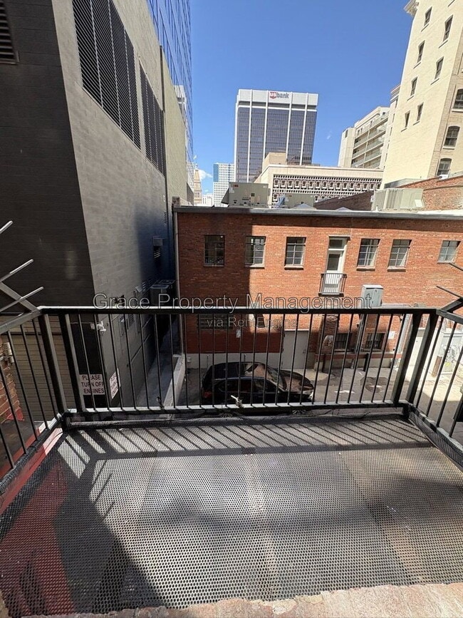 Building Photo - 1617 California St