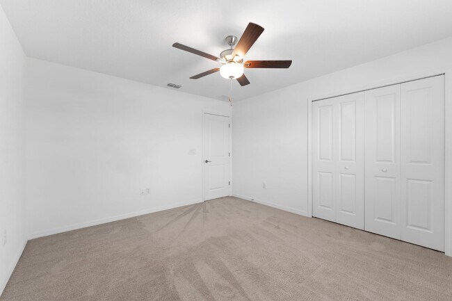 Building Photo - Stunning Large Mirada Townhome; 3 BR + LOFT / 2.5 BA/ 2 Car Garage-2300+ SF!