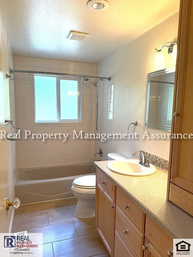 Building Photo - 3260 Arbor Dr