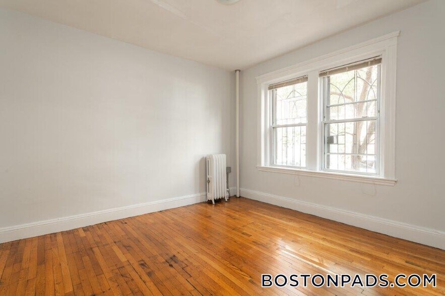 Building Photo - 49 Worthington St
