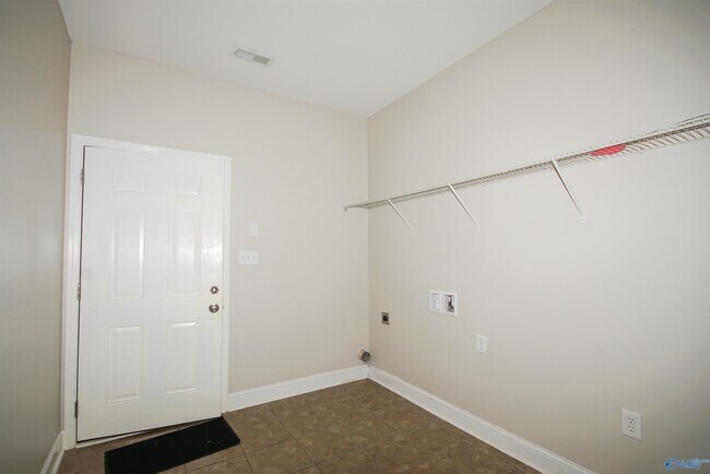 Building Photo - 106 Back Creek Cir NW
