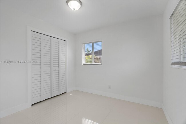 Building Photo - 10501 SW 53rd St