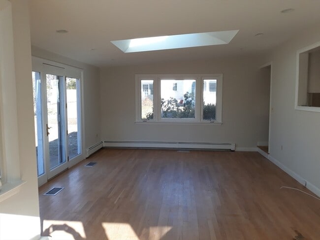 Building Photo - 133 Winslow Rd