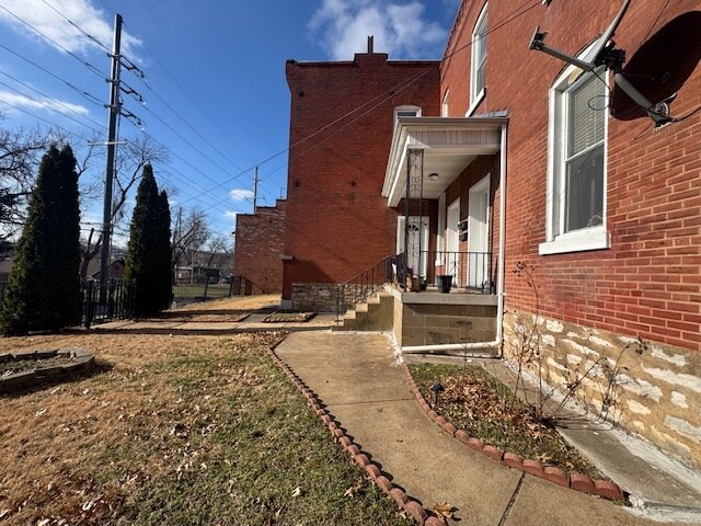 Building Photo - 103 E Arlee Ave