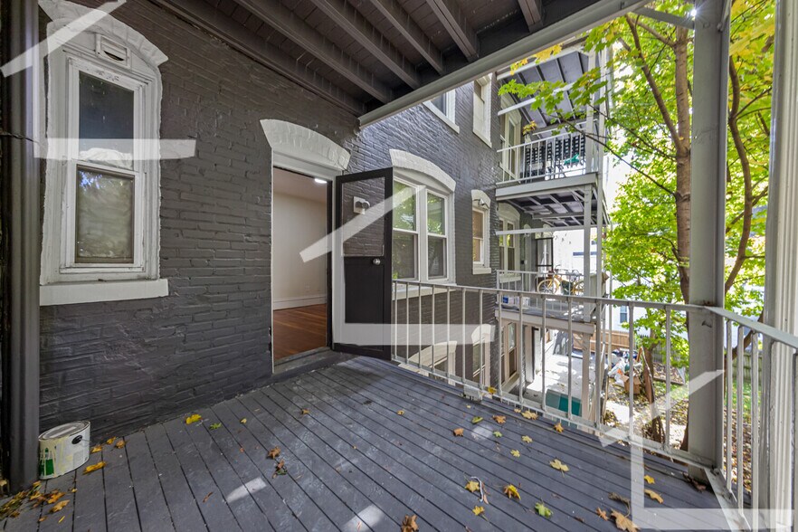 Building Photo - 40 Brackett St