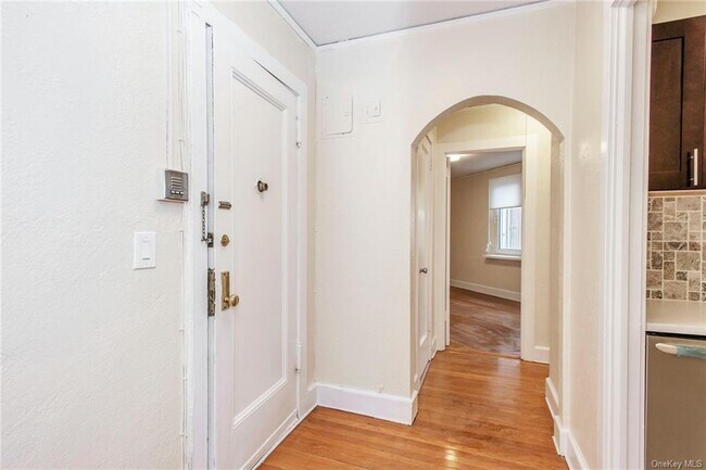 Building Photo - 69 Harney Rd