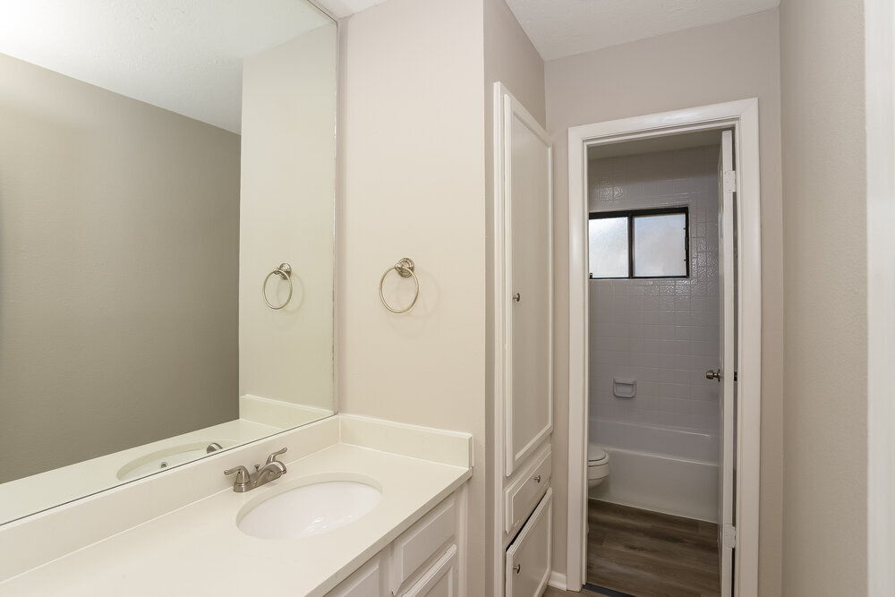 Building Photo - 13810 Hunters Hawk