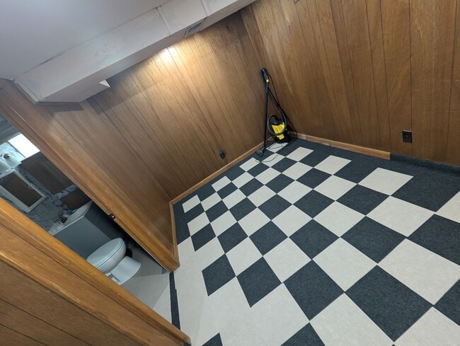 Building Photo - Rutland Ave