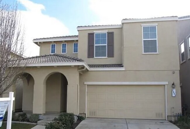 Building Photo - IMMACULATE NATOMAS 4/3 plus office!  Pleas...