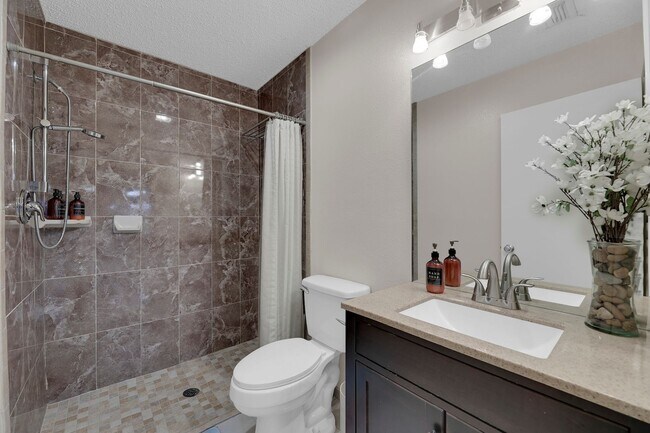 Building Photo - FULLY FURNISHED! ALL APPLIANCES INCLUDED!