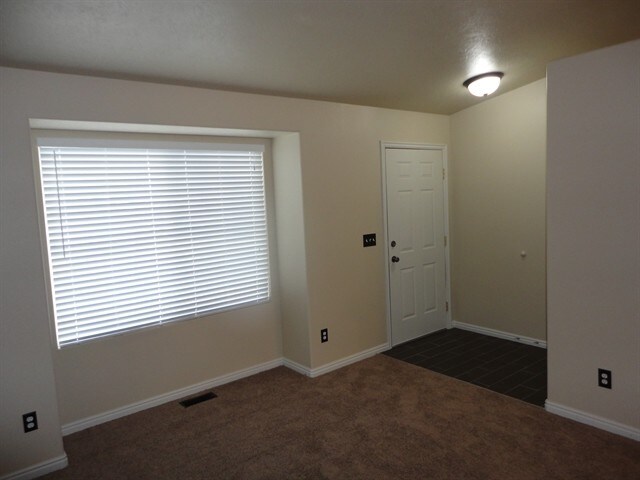 Building Photo - 115 W 1875 N