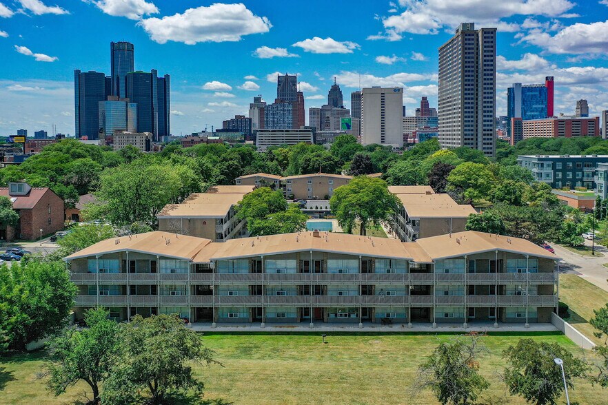 Building Photo - Central Park Apts