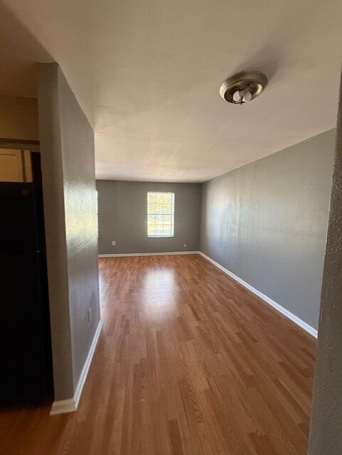 Building Photo - Charming 2-Bedroom Apartment with Water Included!