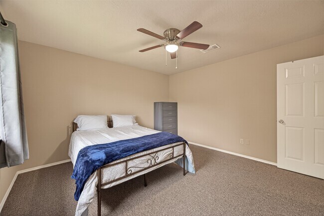 Building Photo - 12110 Essenbruk Dr