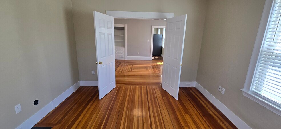 Building Photo - 22 Morton St