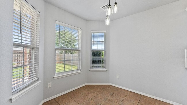 Building Photo - 440 Brookfield Dr