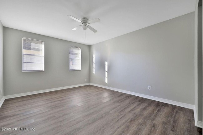 Building Photo - 2 Bedroom Unit