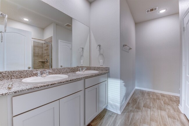 Building Photo - 24803 Russet Bluff Trl