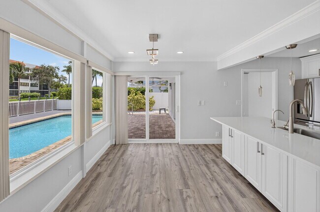 Building Photo - 787 Havana Dr