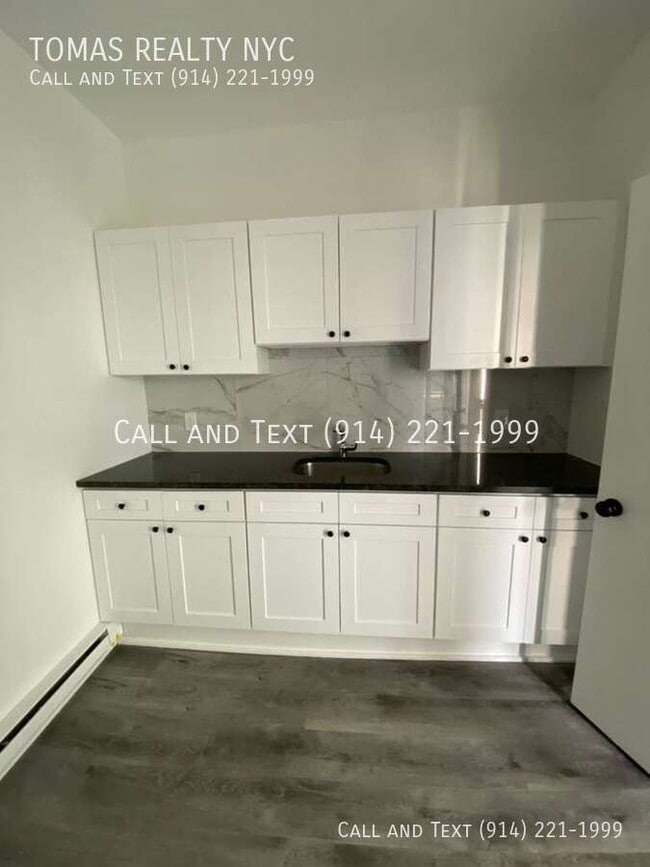 Building Photo - 25 Riverview Pl