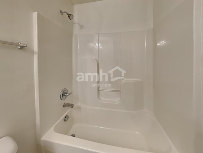 Building Photo - 645 Smoky Mountains Dr