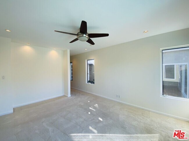 Building Photo - 3392 McLaughlin Ave