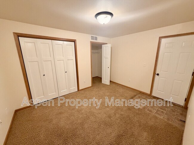 Building Photo - 922 Ryan Ct