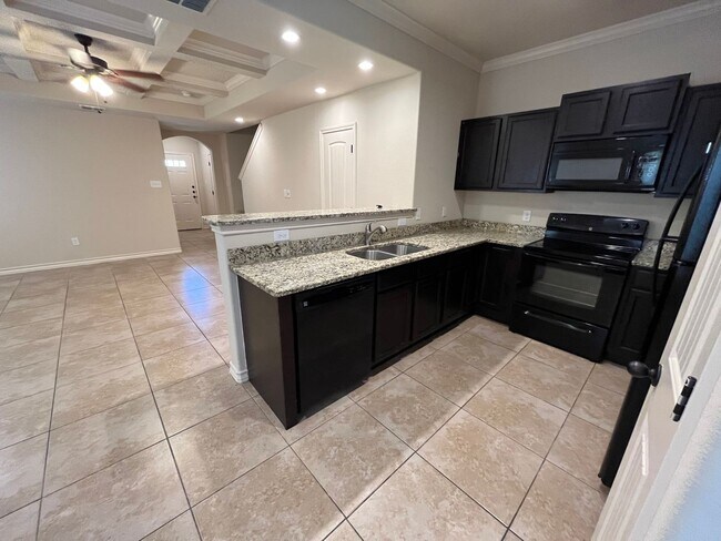 Building Photo - 7011 Micayla Cv