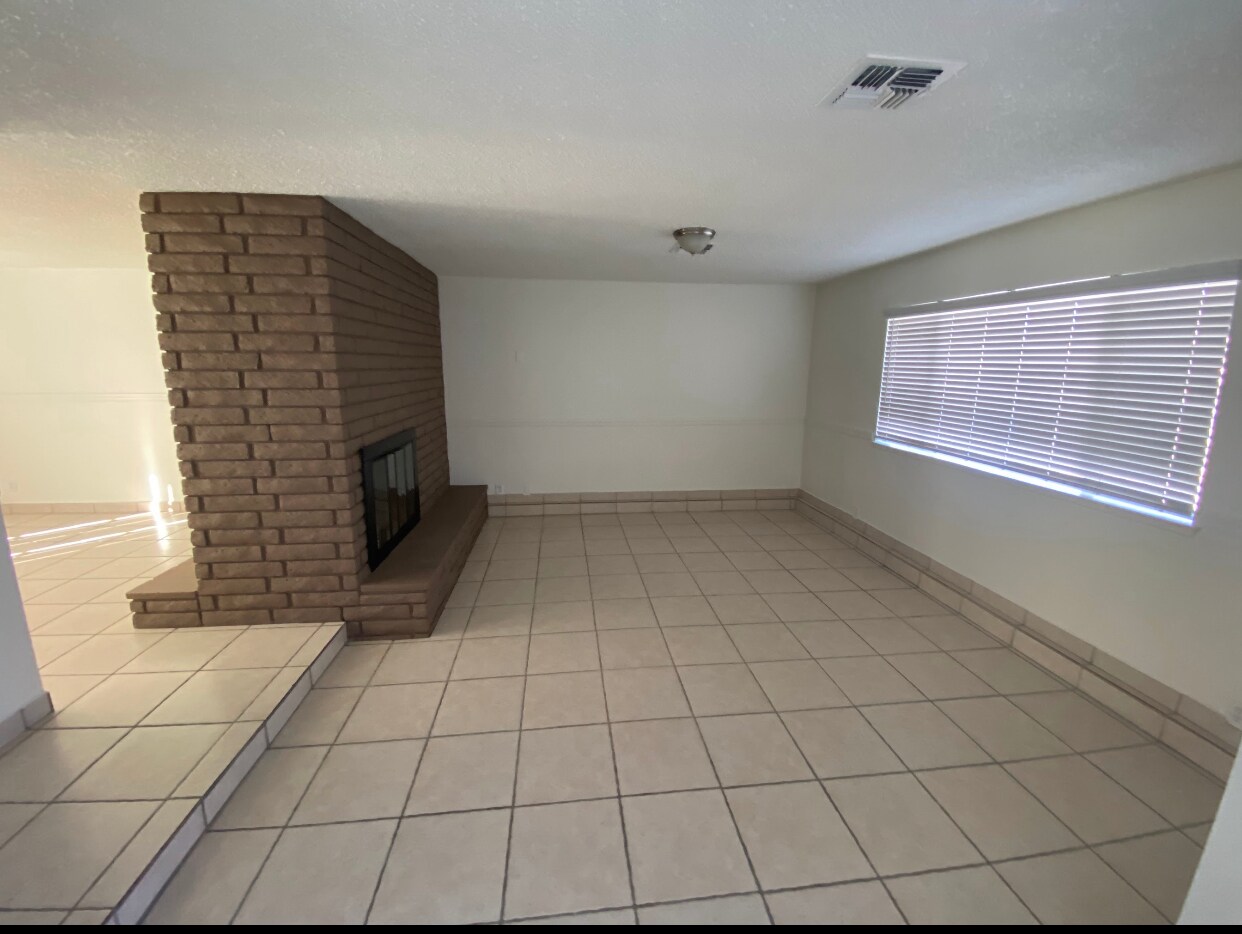 Building Photo - 5613 Deal Dr