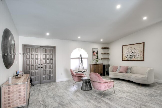 Building Photo - 15831 SW 139th Pl