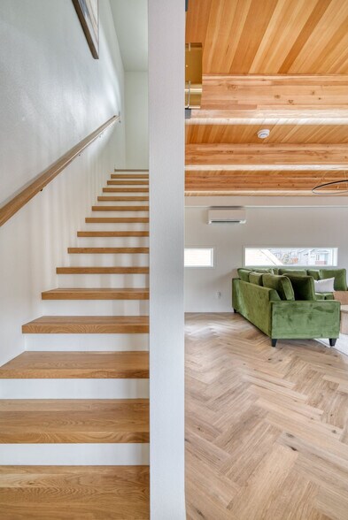 Building Photo - 5012-5022-5022 NE 26th Ave