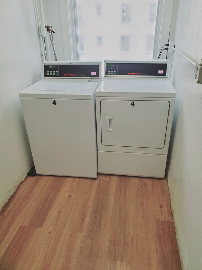 Building Photo - 22 Glenbrook Rd