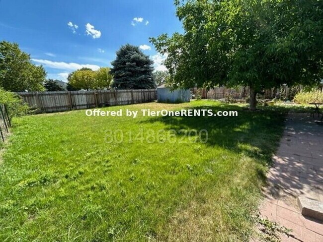 Building Photo - This property offers a NO DEPOSIT option available for qualified renters!