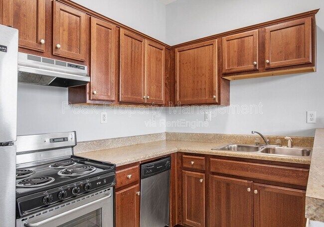 Building Photo - 1124 Hull St