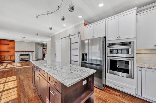 Building Photo - 1147 Belcroft Court