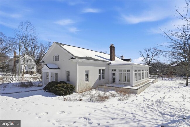 Building Photo - 511 N Fillmore St