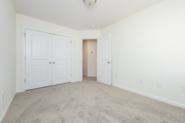 Building Photo - 211 Shady Grove Dr