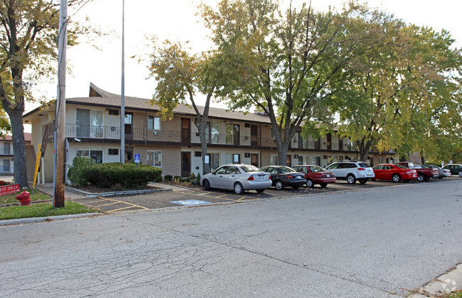 Building Photo - Forest Hills Apartments