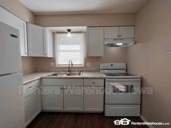 Building Photo - 3012 Raccoon St