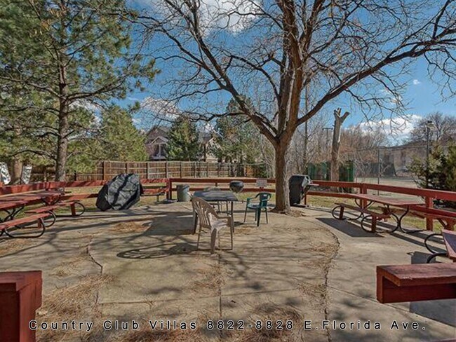 Building Photo - Great location off Leetsdale/Parker and Florida with lots of amenities such as AC, pool, hot tub,...