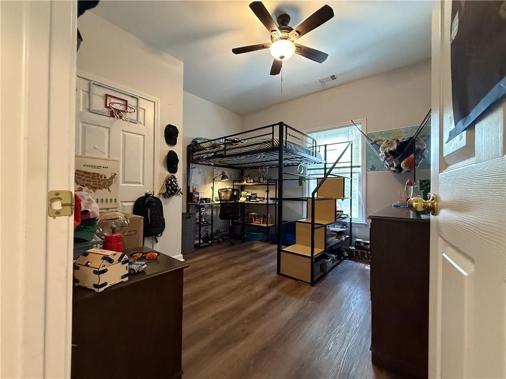 Building Photo - 304 Maple Grove Ct