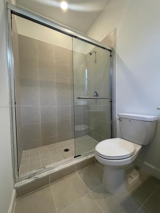 Building Photo - 1076 SE 2nd St