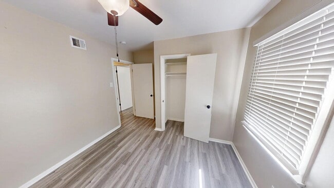 Building Photo - 506 Goodnight Dr