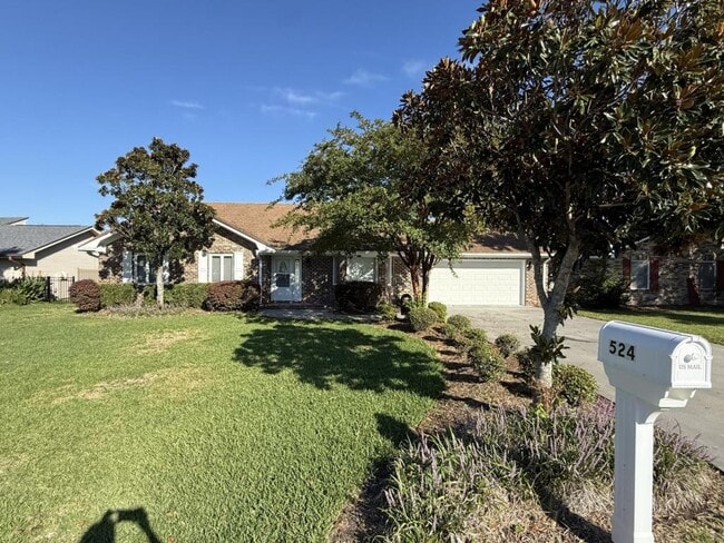 Primary Photo - 524 Plantation Dr