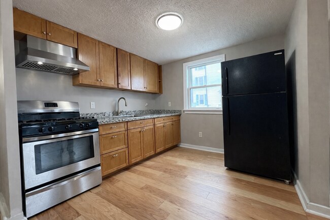 Building Photo - 331 Belleville Ave