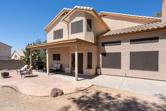 Building Photo - 6851 W Kern Dr