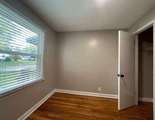 Building Photo - 1337 Odessa Dr